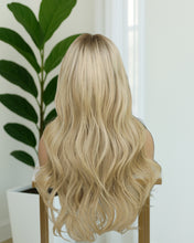 Load image into Gallery viewer, BLONDE BALAYAGE HUMAN HAIR WIG 20 &quot; - SAVANNAH